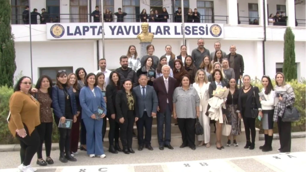 Ediz Hun’dan Lapta Yavuzlar Lisesi’ne Öğretmenler Günü ziyareti