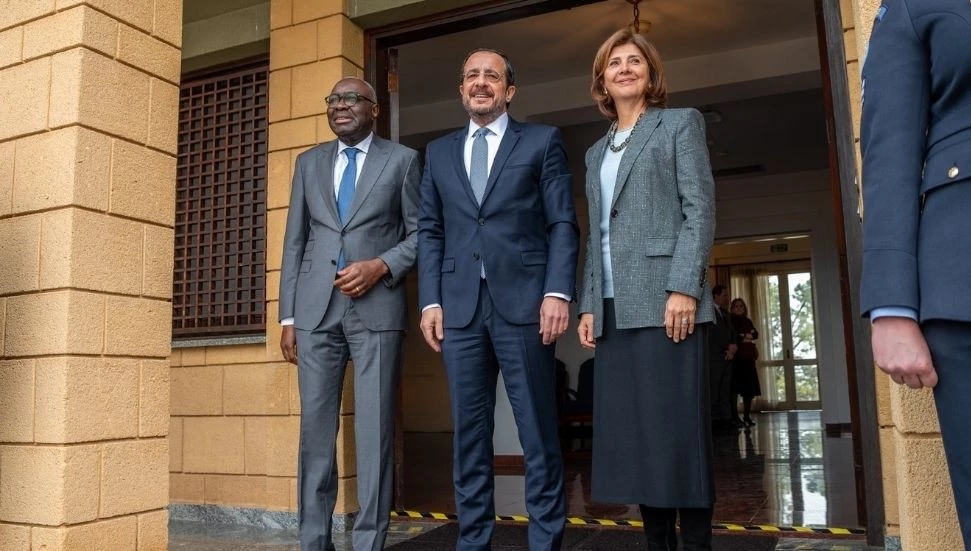 Hristodulidis, görüşmeye müzakerelerde ilerlemeye hedefleyen 5 maddelik öneri paketiyle katıldı