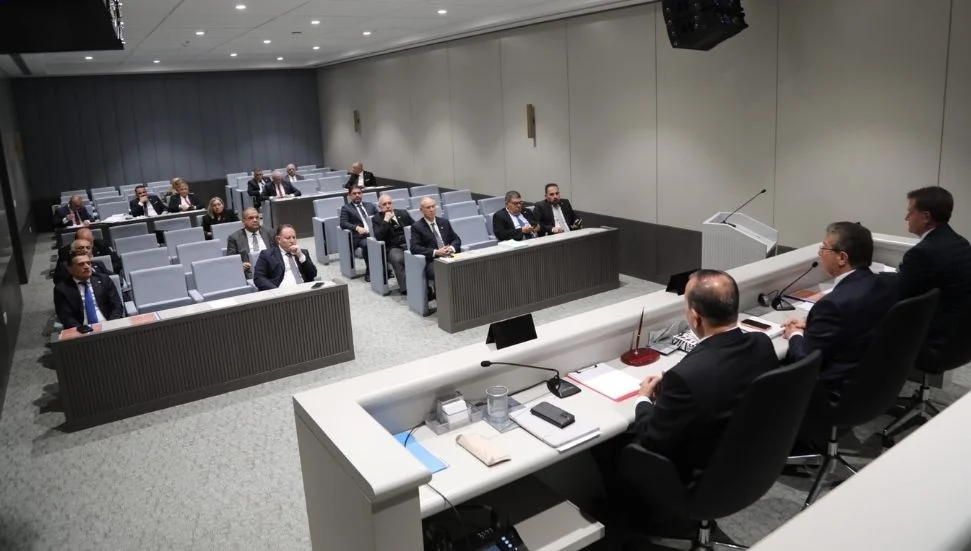 Genel greve neden olan yasa komiteye çekilecek!