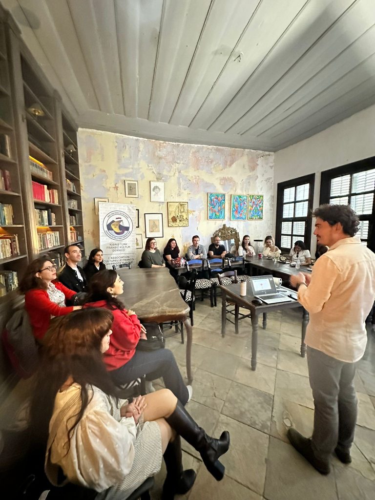 Kıbrıs Türk-Fransız Kültür Derneği’nden yabancı dil öğretmenlerine yapay zekâ odaklı eğitim