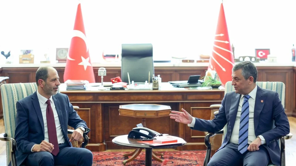 CHP Genel Başkanı Özel, HP Genel Başkanı Özersay ile görüştü