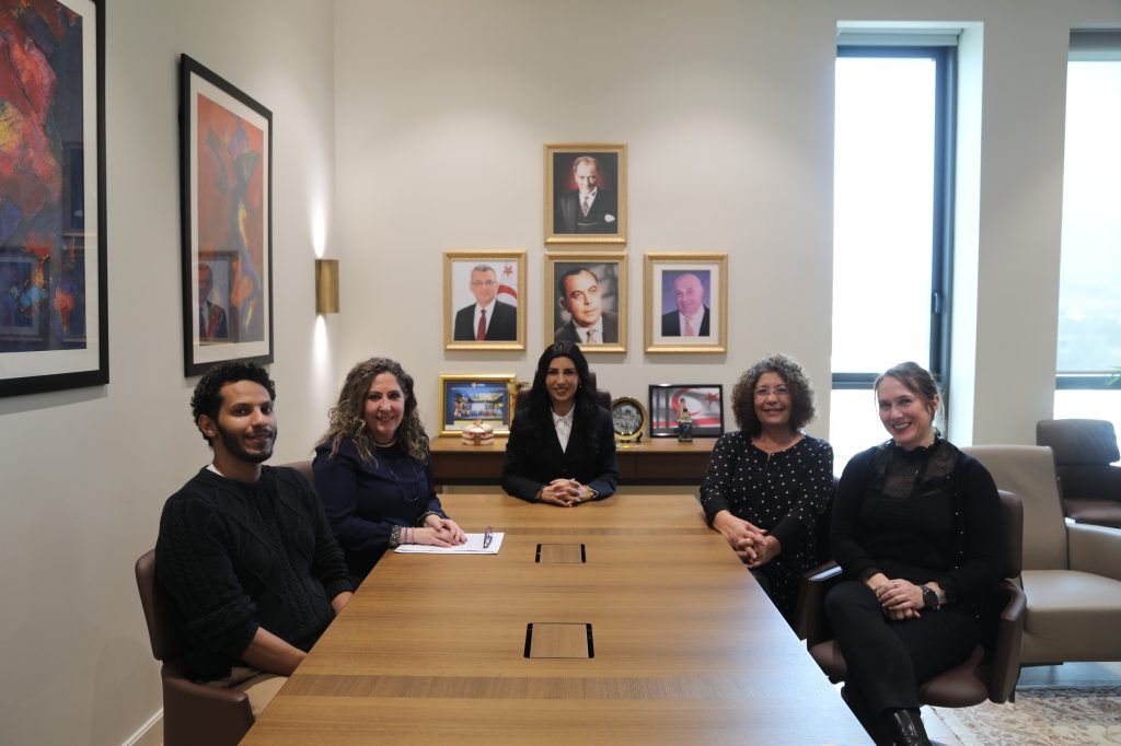 Özdenefe, Suriyeli mültecilerle ilgili araştırma projesi ekibi temsilcilerini kabul etti