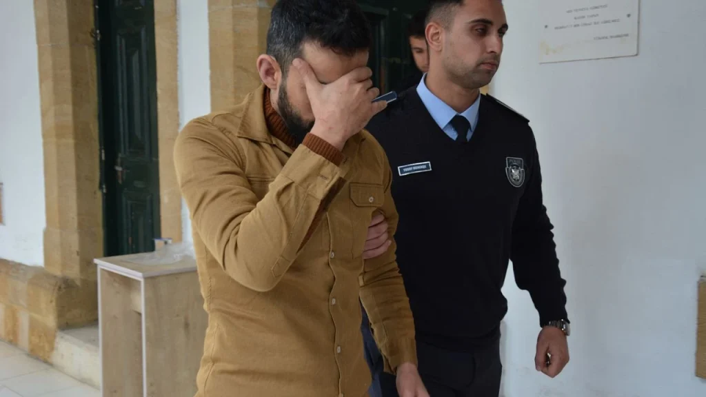 230 bin TL’lik sigarayı teslim etmediği iddia edildi: 3 gün tutuklu kalacak