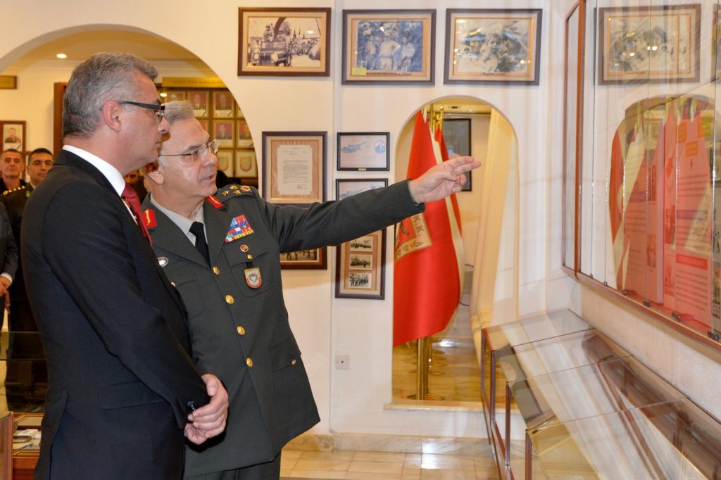 Erhürman, KTBK ve GKK Komutanlarını ziyaret etti