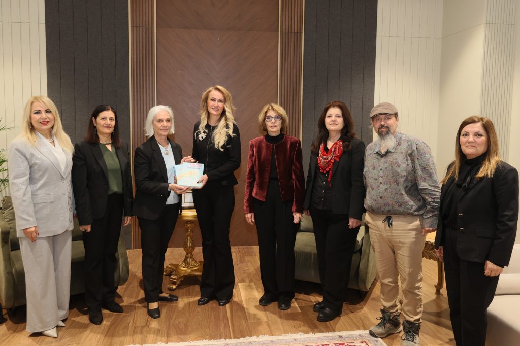 Nilden Bektaş Erhürman, Kadın Öyküleri Derneği ile bir araya geldi