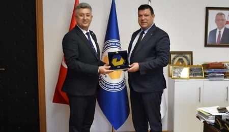 Sivil Savunma Teşkilat Başkanı Hakan Balaban DAÜ Rektörü Prof. Dr.  Hasan Kılıç’ı ziyaret etti