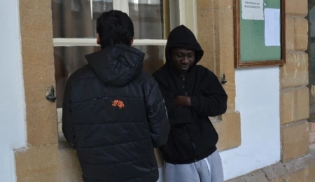 İzinsiz ikamet eden 2 zanlı 7 gün daha tutuklu: Eylem ve grevler nedeniyle ihraçları yapılamıyor